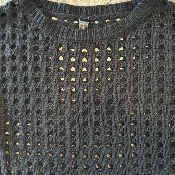 Black Open-knit Sweater - Picture 4 of 6